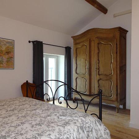 Maison D' Alys Entre Luberon Et Alpilles Cabannes Екстериор снимка