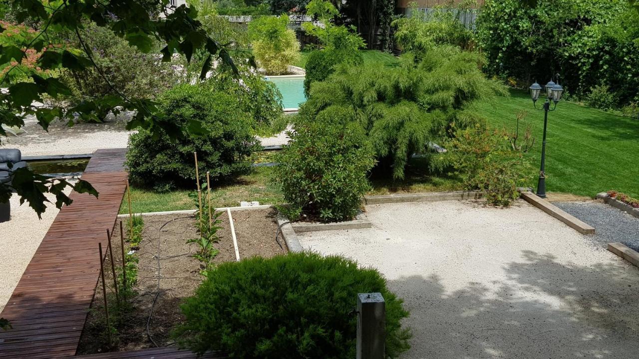 Maison D' Alys Entre Luberon Et Alpilles Cabannes Екстериор снимка